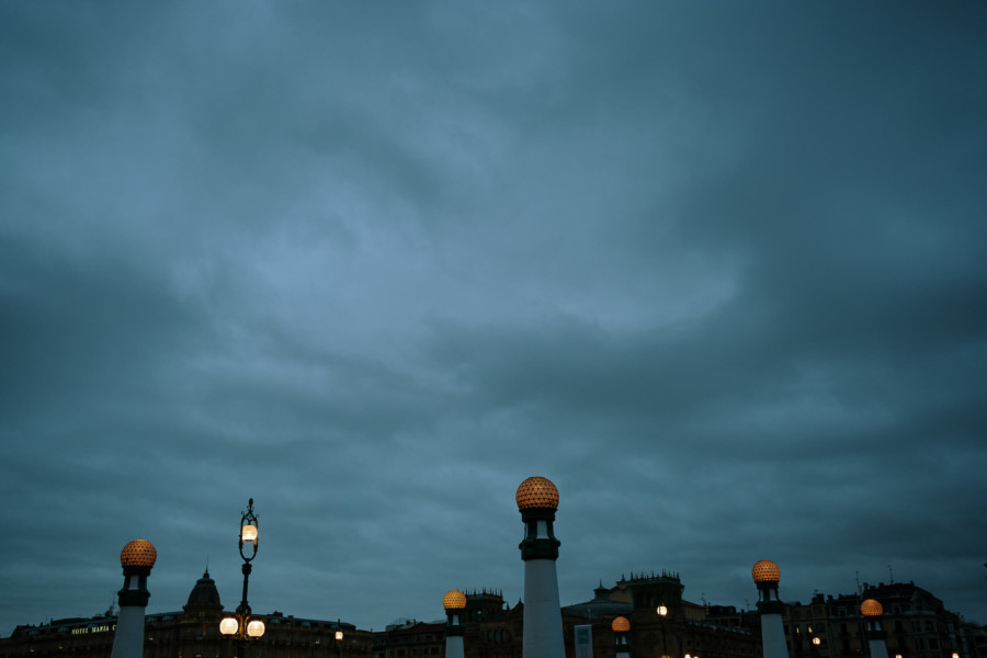 NOVIOS EN SU PREBODA EN DONOSTI SAN SEBASTÍAN